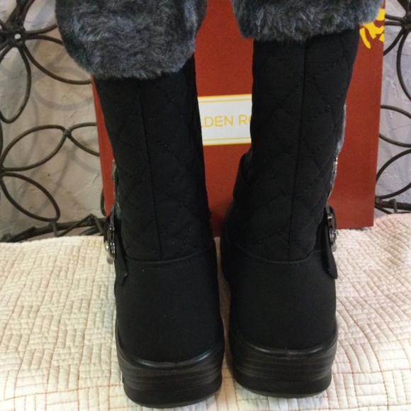 Snow Boots - Picture 4 of 7